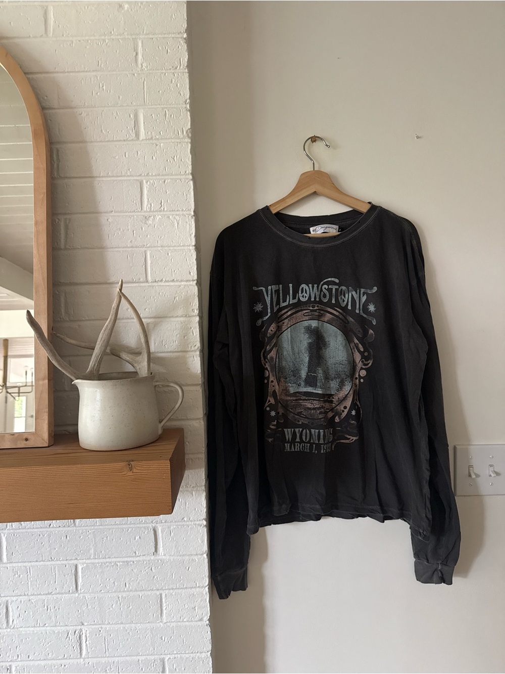 Girl Dangerous Yellowstone Graphic Long-Sleeve Shirt - Black